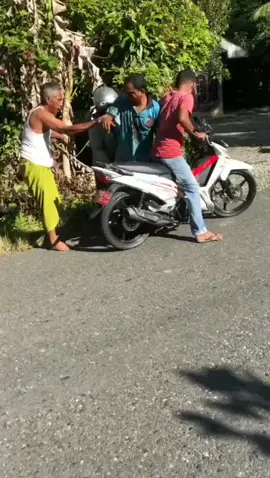 So 2 kali celaka ini 🤣 #fyp #gorontalopunya #manadopunya #gorontalotiktok #timurindonesia 