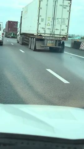 Trên cao tốc trung lương.👏👏👏👏