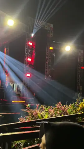 Sisa closingan @kopilangitGakudahudah @Dicki_Aditya konser buyar lanjut horeg 🔥🔥🔥#fypviralシ #pekanrayapasuruan2025 #kopilangitmusic #guyonwaton #4upage 