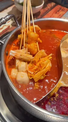 Never lose your hotpot toppings again 🙅‍♀️ #alicechow_n #hotpot #burwood #allyoucaneat #sydneyeats 