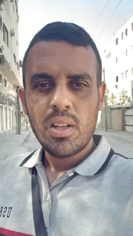 بعد ليلة قاسية شهدتها المدينة .. بدء عودة الحياة إلى طبيعتها تدريجياً إلى شارع فلسطين بحي الرمال غرب مدينة غزة بعد تراجع آليات الاحـ.ـتلال عقب تقدمها بالأمس وحصارها للمكان.