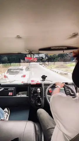 ora sah alay, di blong yo kei dalan ora perlu ngidoni, ra perlu bengak bengok ✋🏻😖, norak