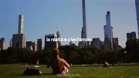 Il vero amore non vive nei grandi gesti, ma si riconosce nelle piccole cose di ogni giorno.☀️ ✨#the_diary_of_life ._   . . . . . . . .  #follow #vita #italia #libri 
