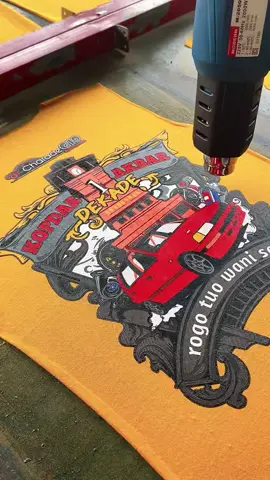 Proses sablon kaos CHARADE G10 KOPDAR AKBAR 1 DEKADE😉🤩 #fypage #prosessablon #sablonmanual #sablonplastisol #charade610 #charade #konveksisumedang #bestrokonveksi 