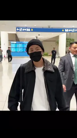 Welcome back namjoon🫰istirahat yg baik yaaa bang #namjoon 