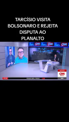 O governador de São Paulo, Tarcísio de Freitas (Republicanos), fez, nesta segunda-feira (29), uma visita ao ex-presidente Jair Bolsonaro (PL), que cumpre prisão domiciliar. Na saída do condomínio, Tarcísio negou que será candidato à Presidência e afirmou que deve disputar a reeleição em São Paulo#tarcisiodefreitas #BOLSONARO #STF #viralvideos #viralizarnotiktok 