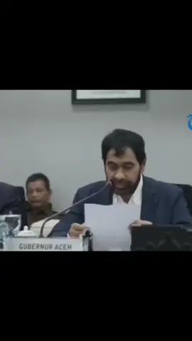 Mualem Muzakir Manaf tertibkan ekskavator dan beko serta alat-alat berat tambang emas ilegal dari hutan aceh, sedangkan Bobby tertibkan truk plat BL yang berusaha legal.. Jauh banget kualitasnya..  #Aceh  #GubernurAceh 