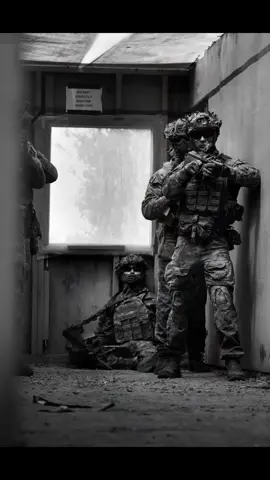 Preparation never stops 💪Members of Bravo Company 6RAR doing urban training.   #adfcareers #army #navy #airforce #JoinTheADF 