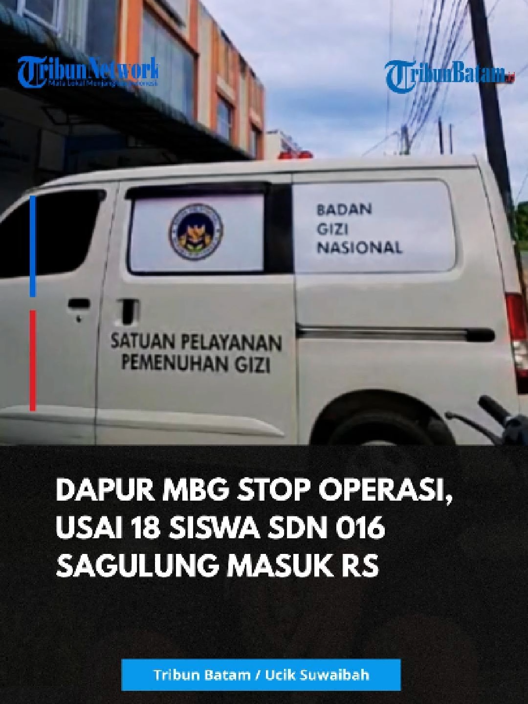 Empat hari setelah insiden belasan siswa SDN 016 Sagulung Batam dilarikan ke rumah sakit usai menyantap Makan Bergizi Gratis (MBG), dapur Satuan Pelayanan Pemenuhan Gizi (SPPG) di Sei Pelunggut, tampak sepi tanpa aktivitas. Distribusi MBG di sejumlah sekolah di Kecamatan Sagulung oleh SPPG ini resmi dihentikan mulai 29 September 2025, hingga waktu yang belum ditentukan.  Informasi yang diterima pihak sekolah, penghentian dilakukan untuk peninjauan dan renovasi dapur. Namun, pantauan di lokasi dapur SPPG Sei Pelunggut yang menempati tiga unit ruko itu tidak terlihat adanya aktivitas perbaikan maupun renovasi dapur. Pintu rolling door ruko tertutup saat Tribun Batam tiba di lokasi, Selasa 30 September 2025. Sementara suasana di dalam dapur tampak sunyi tanpa aktivitas produksi makanan. Dua mobil cat putih bertuliskan Badan Gizi Nasional juga terparkir di depan ruko. Hanya ada dua staf yang berjaga di dapur yang beralamat di Kavling Seroja, Sagulung, Batam itu. 