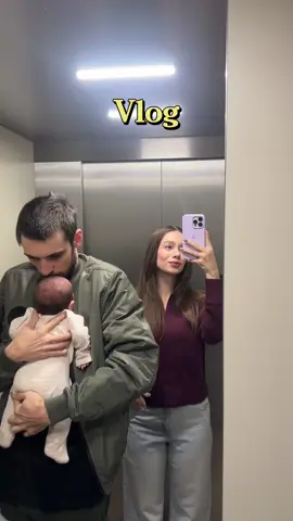 Asta-i practic tot ce aveti nevoie pentru bebe de zi cu zi. 👶🏻 Eram atat de coplesita inainte de venirea ei, toata lumea imi dadea liste interminabile de produse si am ajuns sa cumpar produse degeaba. 😅 Asa caaa, acestea sunt esentialele. 🚿🧺🧴   Pentru noi, produsele din gama Lupilu au cel mai bun raport calitate-pret si bebe se intelege de minune cu ele. 🧸 Ce pot sa-mi doresc mai mult?    @Lidl Romania #LidlRomania #Lupilu #ad