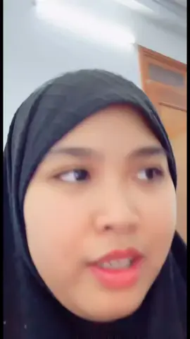 Wkwkkwk... sepedanya masuk kamar, tapi kecebek sama air... walahhhhh... 🤣🤣🤣