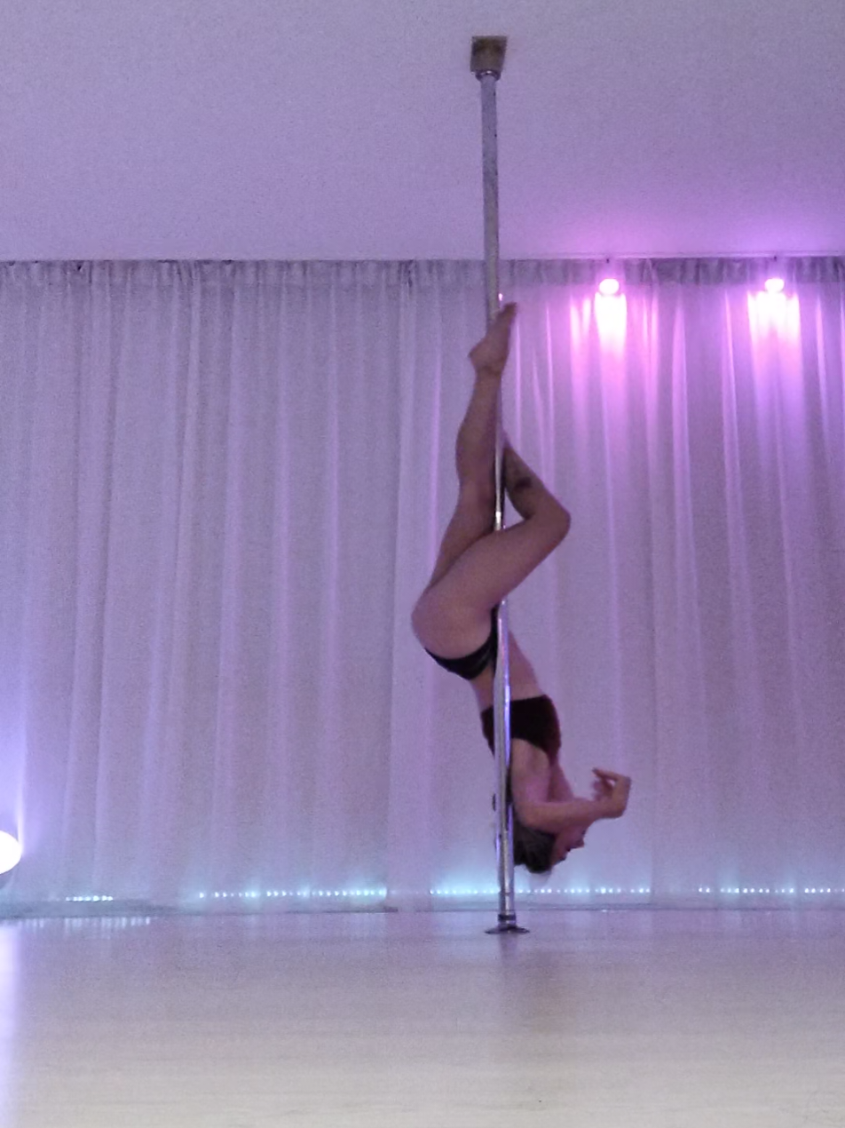 Buttefly to flatline scorpio to scorpio #metalpole #flatlinescorpio #scorpiovariation #butterflypole #vidapolestudio 