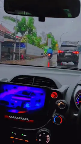 Hidup yang tenang-tenang aja jangan berulah #hondajazz #jazzge8 #jazzrs #honda #jazz 