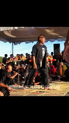 Kateni dan Alm.Senen Pasangan Pembarong Reog Ponorogo Legendaris yang mempopulerkan ikat pinggang Mori Putih saat pentas Reog sekitart tahun 1989