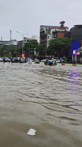 🌧️ Hà Nội chìm trong biển nước vì mưa hoàn lưu bão #bao #bualoi #hoanluubao #hanoingap #xuhuong 