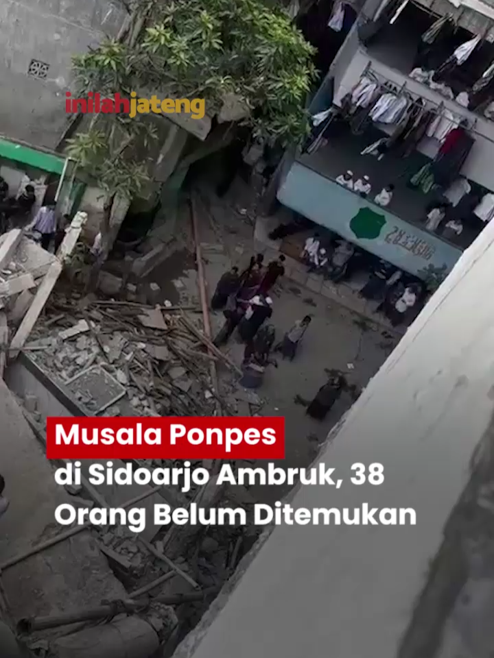 Badan Nasional Penanggulangan Bencana (BNPB) mengumumkan sebanyak 38 santri belum ditemukan dari ambruknya bangunan musala Pondok Pesantren (Ponpes) Al-Khoziny di Buduran, Kabupaten Sidoarjo, Jawa Timur, Senin (29/9/2025). Kepala Bidang Komunikasi Kebencanaan BNPB Dodi Yuleova, Selasa (30/9/2025), menyebutkan masih terdapat 38 orang yang dilaporkan dalam pencarian hingga laporan ini diterima. “Dalam pencarian 38 orang,” ujar Dodi menjelaskan laporan yang diterima dari Kepala Kantor SAR Surabaya itu. Ia juga menyebutkan satu santri meninggal akibat ambruknya bangunan tersebut. BNPB mengkonfirmasi sementara laporan terbaru dari Basarnas itu juga mencatat total 102 orang telah dievakuasi. Dari jumlah tersebut 91 orang melakukan evakuasi mandiri dan 11 orang dievakuasi tim SAR dan 101 orang selamat. Proses evakuasi terus dilakukan oleh tim gabungan dengan melibatkan Basarnas, Badan Penanggulangan Bencana Daerah (BPBD), pemadam kebakaran, TNI, Polri, relawan, dan masyarakat setempat. Deputi Operasi dan Kesiapsiagaan Basarnas Edy Prakoso sebelumnya mengungkapkan operasi pencarian difokuskan pada area reruntuhan musala tempat sejumlah santri dilaporkan tertimpa bangunan ketika sedang melaksanakan salat berjemaah. Kantor SAR Surabaya di Jawa Timur menerima laporan insiden terjadi Senin (29/9/2025) sore sekitar pukul 15.35 WIB saat kegiatan pengecoran bangunan tengah berlangsung sejak pagi. Diduga fondasi tidak kuat sehingga bangunan bertingkat itu runtuh hingga lantai dasar. Tim SAR menghadapi tantangan karena kondisi reruntuhan bangunan cukup padat dan medan yang sempit sehingga peralatan ekstrikasi digunakan untuk mempercepat pembukaan akses menuju lokasi korban. Basarnas berusaha secara maksimal untuk menolong santri yang terjebak runtuhan bangunan dengan mengerahkan personel SAR berkemampuan terbaik, termasuk regu Basarnas Spesial Grup (BSG) dari Jakarta dan regu penolong dari beberapa Kantor SAR terdekat. Selengkapnya di inilahjateng.com #inilahjateng #inilahdotcom #virałpost #viralpost2025シ #viral #berita #beritaterbaru #beritahariini #sidoarjo #infosidoarjo