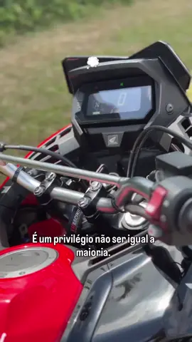 É um previlégio não ser igual a maioria. #fyy #sahara300 #nave #honda 💭... . . . . #fy   