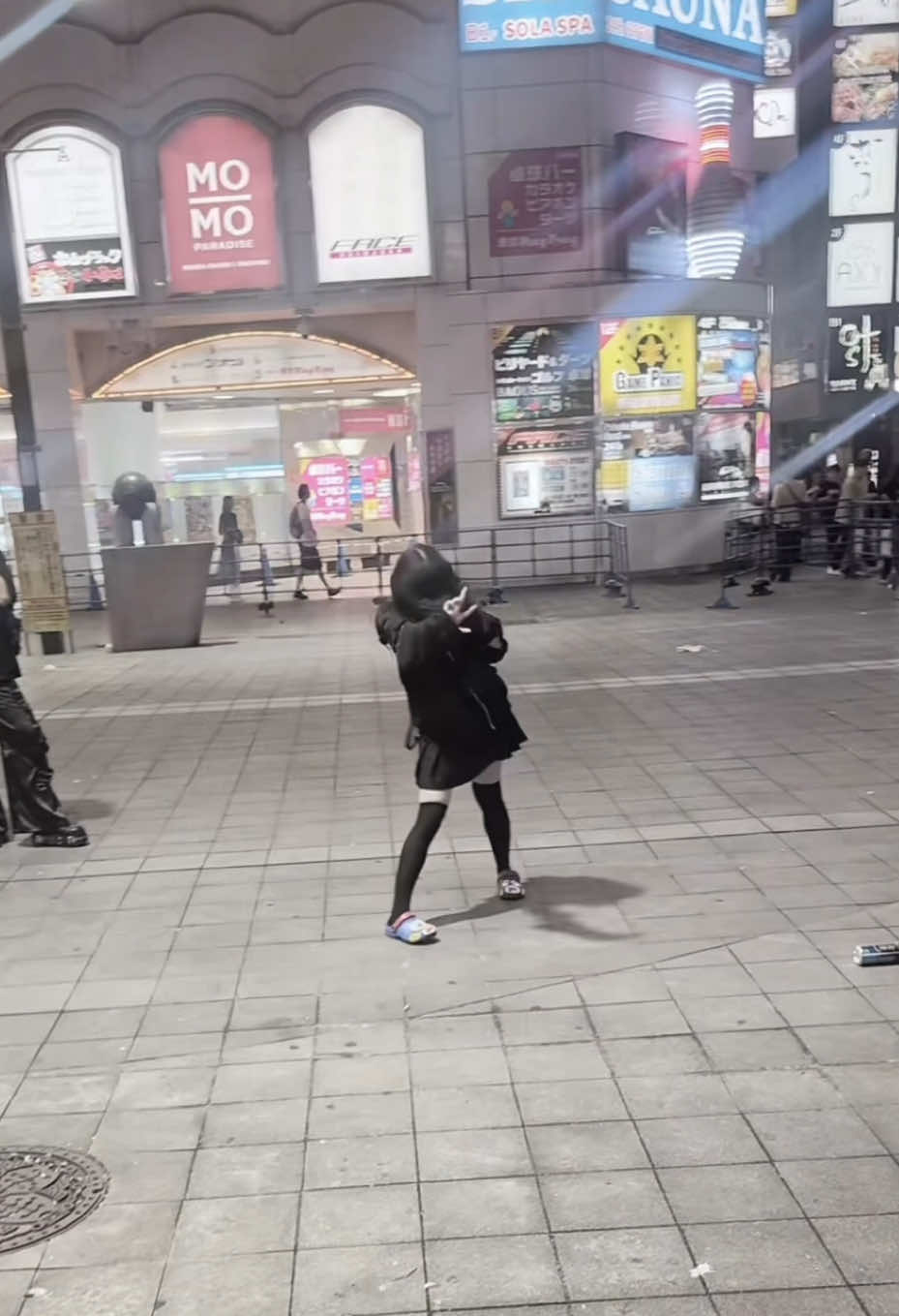 広場の王 #トー横 #歌舞伎町 #地雷系 #地雷系女子と繋がりたい #fyp 
