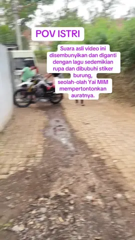 Ini video asli tanpa edit apapun. Di video viral saya diframing seolah-olah sedang menunjukkan aurat/kemaluan saya. Fitnah dan framing sahara_vibessssss sangat kejam, dan merugikan saya. 1. Saya diperiksa oleh auditor inspektorat jendral. 2. Saya memgundurkan diri sebagai dosen karena tidak ada mahasiswa yang menghadiri kelas saya. 3. Komite Etik penilaian Guru Besar yang dipimpin oleh Prof. Saifullah terburu-buru dalam memutuskan saya melanggar etika. Padahal saya belum terbukti bersalah dan proses hukum masih berjalan. Ini menyebabkan pengajuan GB saya tertunda. Sementara itu di luar sana lebih banyak pejabat-pejabat UIN yang melanggar kode etik dengan taraf yang lebih berat dibandingkan saya. 4. UIN terburu-buru dalam menyatakan sikapnya terhadap kasus video viral di akun resmi UIN Maliki. 5. Bolehkan saya bertanya, @uinmlg anda membela saya sebagai korban apa membela Sahara sebagai terduga pelaku tindak pidana? share kebenaran #uinmalang #yaimim #fyp #fyppppppppppppppppppppppp  #viralvideo