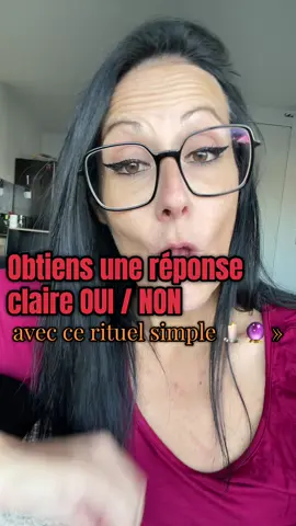 Tu hésites entre oui ou non ? Essaie ce rituel simple : 1️⃣ Écris “OUI” et “NON” sur une feuille, trace une ligne au milieu 2️⃣ Allume une bougie blanche ou dorée et pose-la au centre 3️⃣ Observe la cire fondre : le côté où elle se déplace te donnera la réponse ✨#rituelbougie #spiritualite #rituelspirituel #divinationtok #intentions 