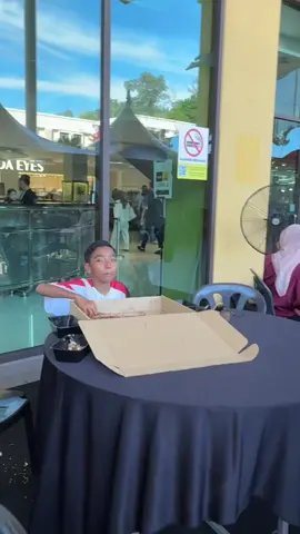Aku kena serbu dengan team@pakmatwesternhq sebab aku demam rasa nak makan tomohawk apa2 pun terbaik pak mat western allah yang satu