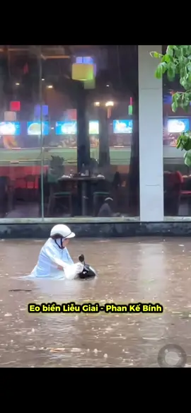 Cập nhật tình hình sông hồ ở Hà Nội 😶 Đồng nghiệp xung quanh đã bắt đầu bàn kế hoạch ở lại viện thực hiện thử thách chơi pikachu xuyên đêm 🥹 Tự nhiên nhớ Hà Nội Mùa Lụt 2008 🎶 #baobualoi #baoso10 #ngaplut #CapCut 
