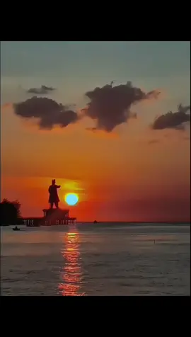 memilih berhenti, dari pada melanjutkan perjalanan tapi tersesat;) #fyp #foryou #lagutimur #sunsetvibes #sunset 