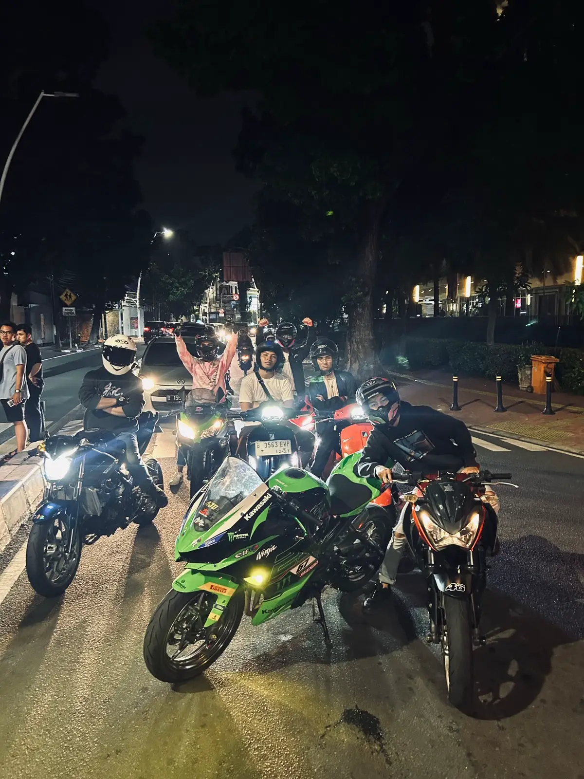 Up foto aja deh, kalo video kena violation terus sama tiktod 👎🏻