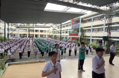 Phiên bản chính thức của bài võ nhạc đã ra mắt sáng nay ! Tập thể từ C1 Đến C9 rất tuyệt vời !
