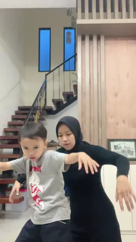 Trend tahun brp nih ? Ada yang tau 🤭