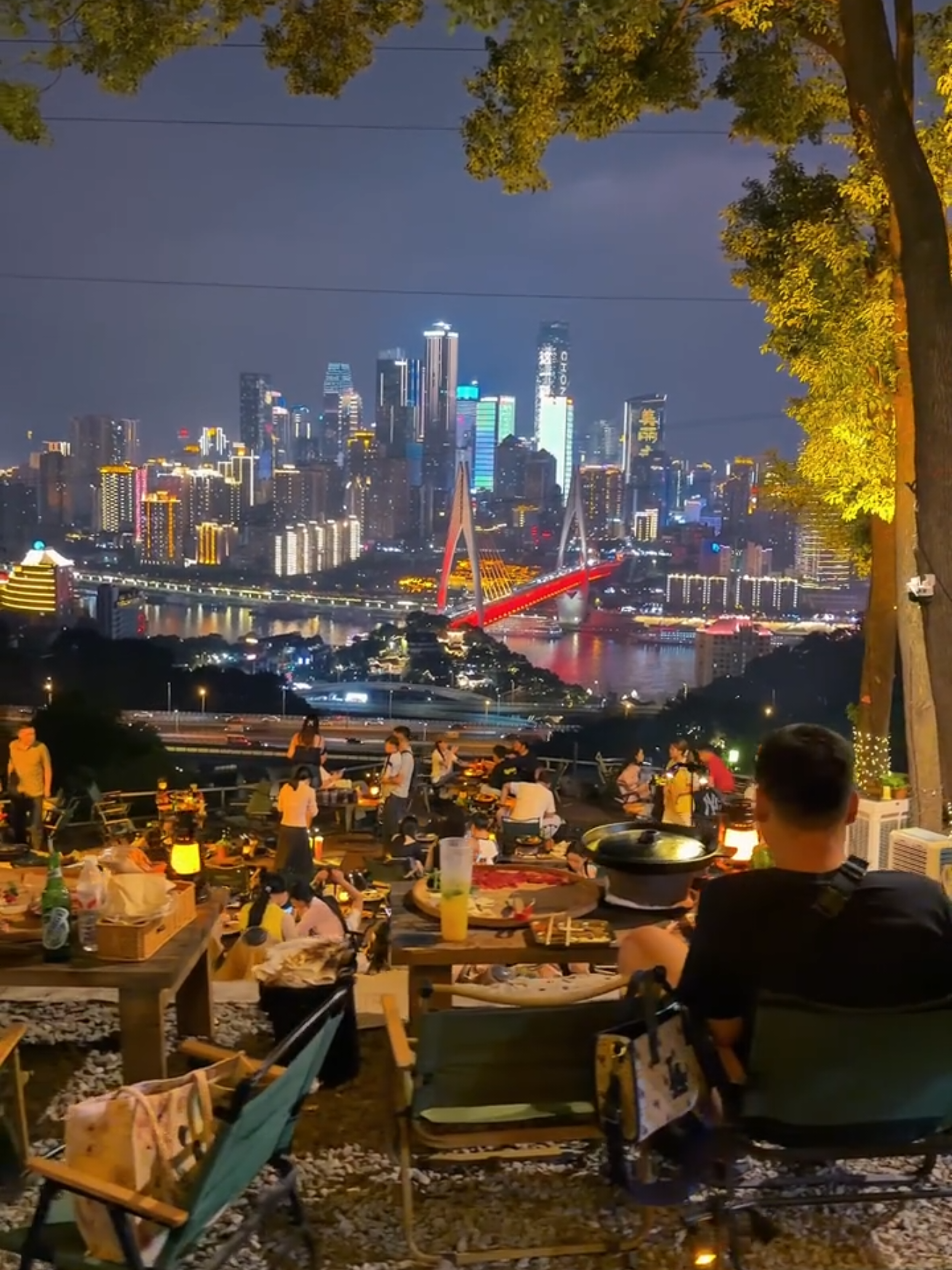 😍😍😍 #chicago #downtown #chicagodowntown #rooftop  #usa    Chicago, travel Chicago, winter road trip in Chicago, scenic city winter drive, snow drive, Trump International Hotel & Tower Chicago, London House Chicago