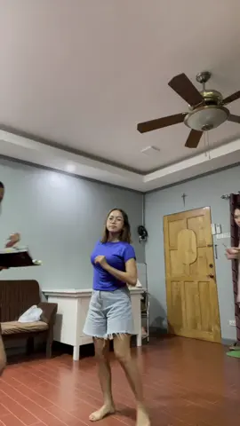 @chrln<3 @Nohrie Cynde HAHHAHAHAHHAAHHA ambut nalang jud