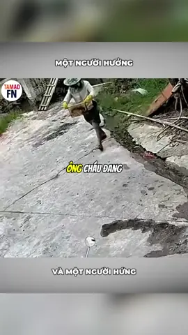 Một người hưởng và một người hứng #shorts 