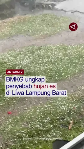 Hujan es disertai angin kencang melanda Liwa, Lampung Barat, pada Senin (29/9), menimbulkan kepanikan warga meski berlangsung hanya beberapa menit. Simak berita terkini dan program-program menarik Antara TV di youtube Antara TV Indonesia dan antaranews.com/video! #hujanes #lampung #fenomenaalam #bmkg #cuaca #antaratv