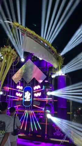 Lighting e melok goyang #fypviralシviral #fypage #lightingkarnaval #soundsystemjawatimur #karnavalsoundsystem @HKL LIGHTING 