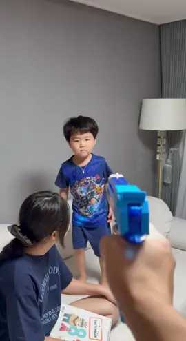 총 지대로 맞음,,ㅋㅋㅋㅋㅋㅋㅋㅋ