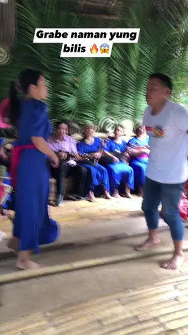 Tinikling nalang kay sayon ra. Ang tinikling: 🤣🤣 #tinikling #tiktoktrend #dancechallenge #tiktok #fyp 