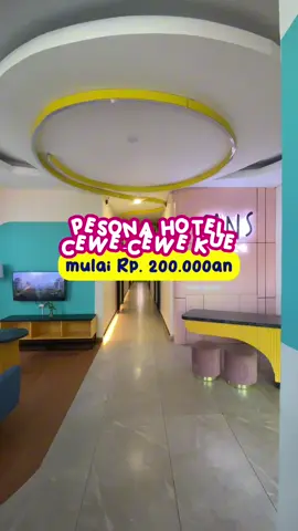 berarti per orangnya cuman Rp. 100.000an aja 💸 == #BerkeSANS #RedTRavelers #SALEBRAT1ON #STAYCAT10NONLINE #RedDoorz @RedDoorz Indonesia 