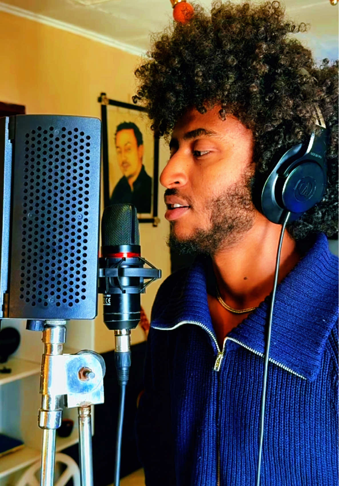 ከልለውሽ ይሆን ወይ?  እያየሁሽ ውዴ እንዴት ነሽ?  ቅርብ ይሆን ሩቅ ዓለማችን ፣ ይኸው ፃፍኩልሽ ሳላገኝሽ። የት ነሽ? #original #fentysuperbrandday #LanguageLearning #ethiopianartist #music #fyp 