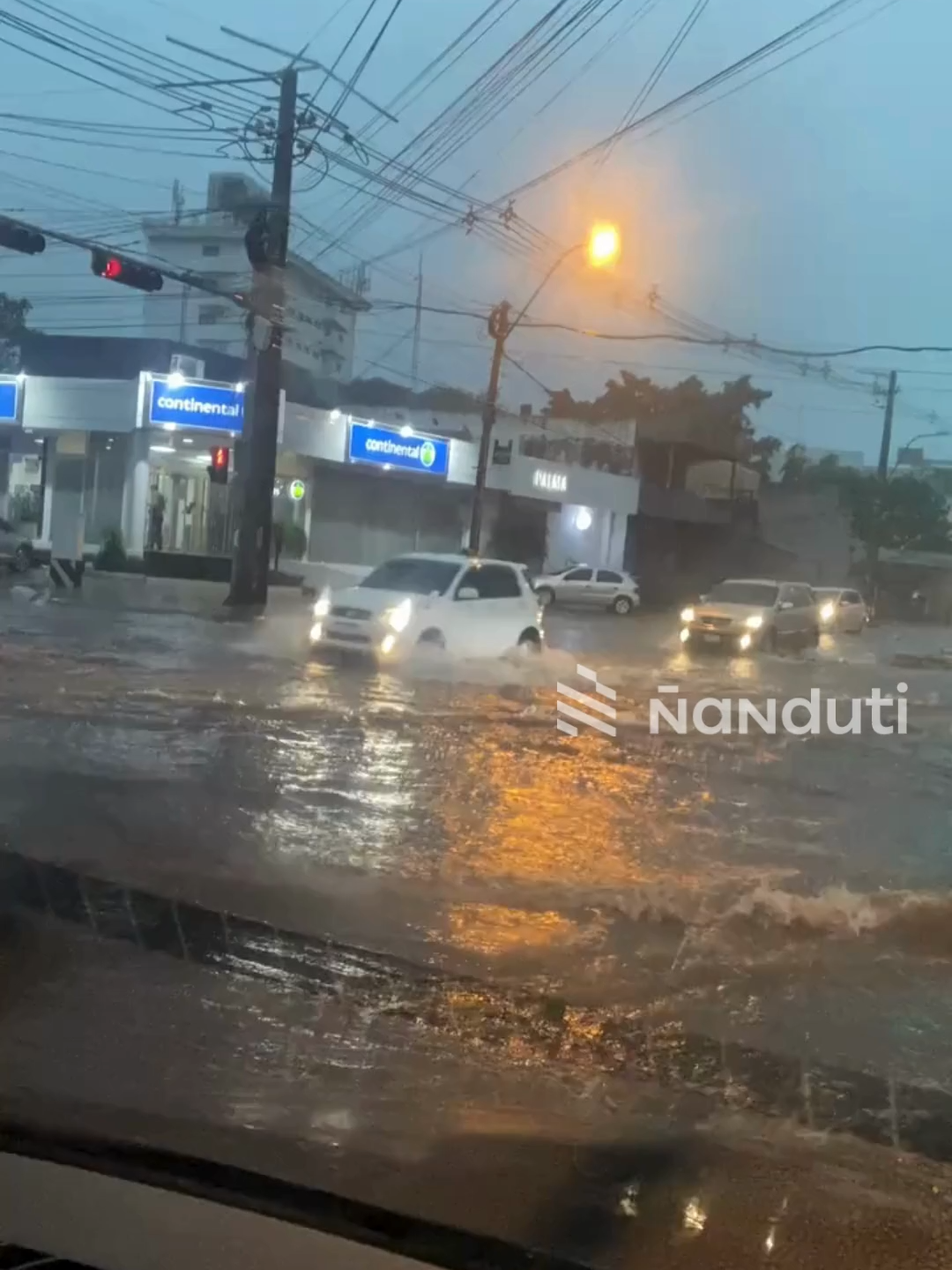¡Atención! ⚠️ Intensos raudales en varios puntos del país 🌧️ ➡️Recordá transitar con cuidado y precaución. #Ñanduti