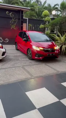 For sale Honda Jazz Gk5 tahun 2018  transmisi matic lokasi VIRGO MOBIL Srengat Blitar  081233960115#hondajazz #hondajazzcommunity #gk5 #jualhondajazzmerah#jualmobkasblitar 