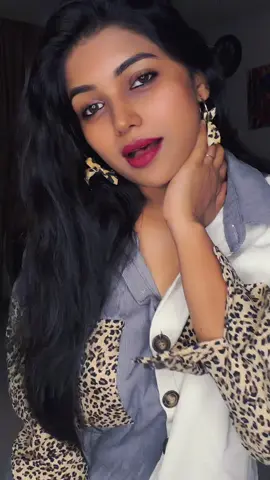😜🙈 #sruthithampi 