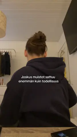 ❤️‍🩹(mitenköhä oon tehny ton nutturan🤌🏼) #repostthis #suomitiktok #sinullesivu #zyxbca 