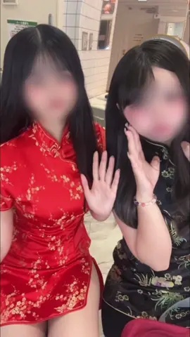 このチャイナ服Mサイズで胸元もケツも太もももパッツパツすぎてまじちぎれるかと思った。オレがMサイズ入るわけねーだろ‼️‼️‼️‼️‼️ #08 #fyp #fypシ #sjk #jkブランド 