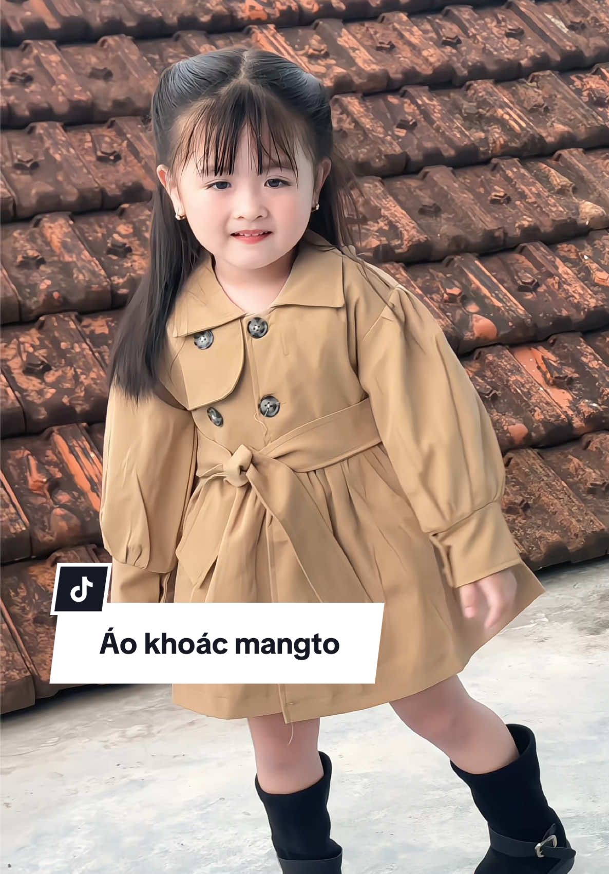 Áo mangto chưa bao giờ hết hot #embun #thoitrangbegai #aokhoac #thoitrangtreem #setdobegaisanhdieu 