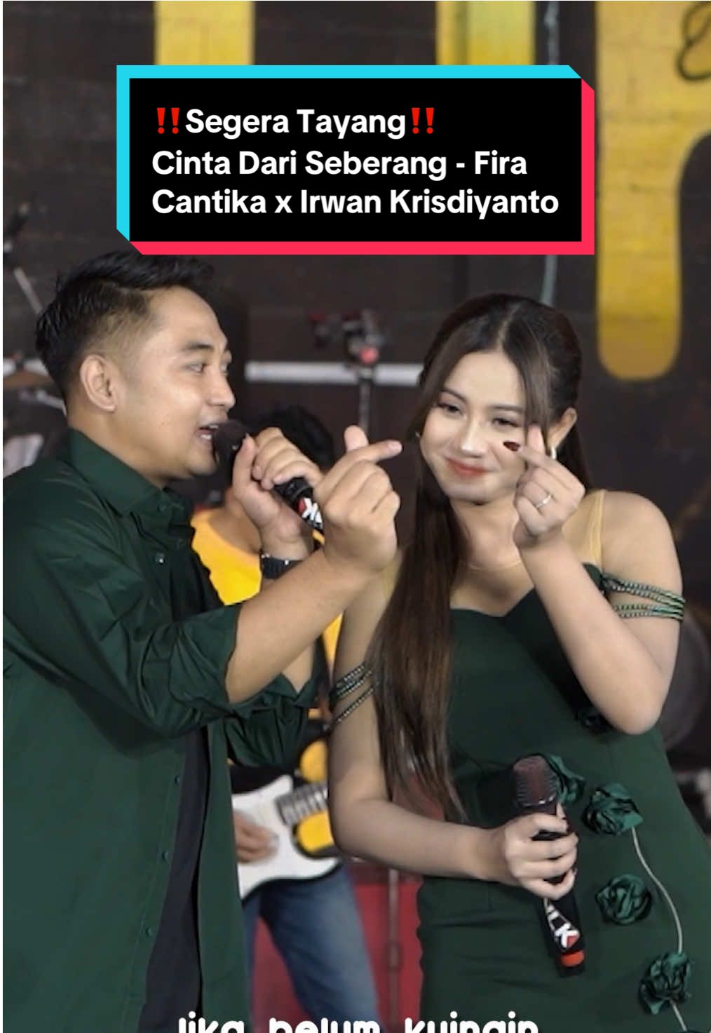 Ku pandang-pandang adek dari seberang~  Rawan balik lagiiii🙌🏻Kali ini spesial bawain lagu 