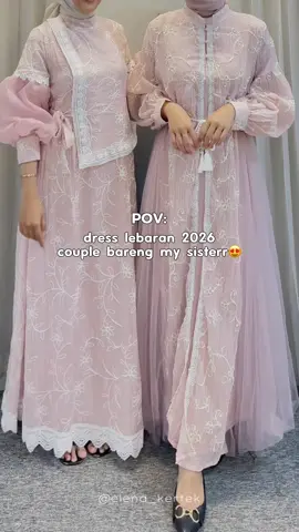 💖 Mau tampil kompak & anggun di Lebaran 2026? 💖 Dress pink terbaru ini hadir dengan detail brokat bunga + layer flowy yang super manis, bikin kamu makin feminin sekaligus elegan. Paling cocok dipakai couple bareng saudara, kakak, ibu, atau bestie biar vibes lebarannya makin seru & kompak! 🌸✨ 👉 Jadiin momen Lebaran makin memorable bareng pasangan dress ini, siapa nih yang mau couple look? 😍 #dresslebaran2026 #ootdcouple #hijabstyle #fyp 