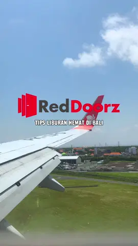 Baru landing di Bali? Keluar bandara hemat banget cuma Rp4.400 naik Trans Metro Dewata  Nginepnya? Di RedDoorz Benesari 2 deket Pantai Kuta 🏖️ Nyaman, bersih, harga ramah di kantong! Pesan lewat aplikasi RedDoorz & pake kode yuknginep biar makin hemat  #redtravelers #bukasemuapintu #reddoorz 