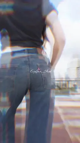 Pretty girls walk like this!  #junenannarin #enjoyjune #thaigl #gl #fyp 