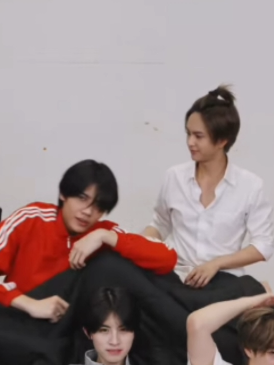 กำแพงหัวใจมีจริงเว้ย งอนง้อกันอยู่นั่น #peemwasu #copperdechawat  #peemper #ข้าวผัดหมี่เย็น #ภีมเปอร์ 